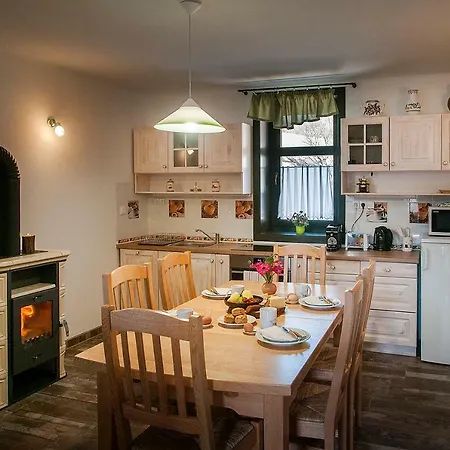 Patakpart Vendeghaz Pensionat Ófalu