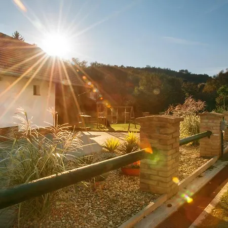 Patakpart Vendeghaz Pensionat *